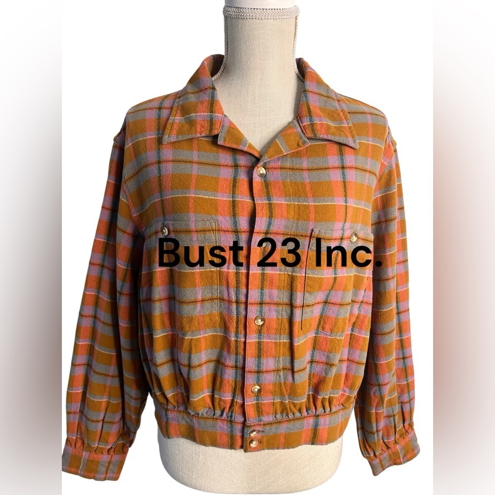 LEE JEANS WOMENS NWT -SzL
Lee Jeans Boxy Notch Collar
Button Down Shirt C - Picture 7 of 16